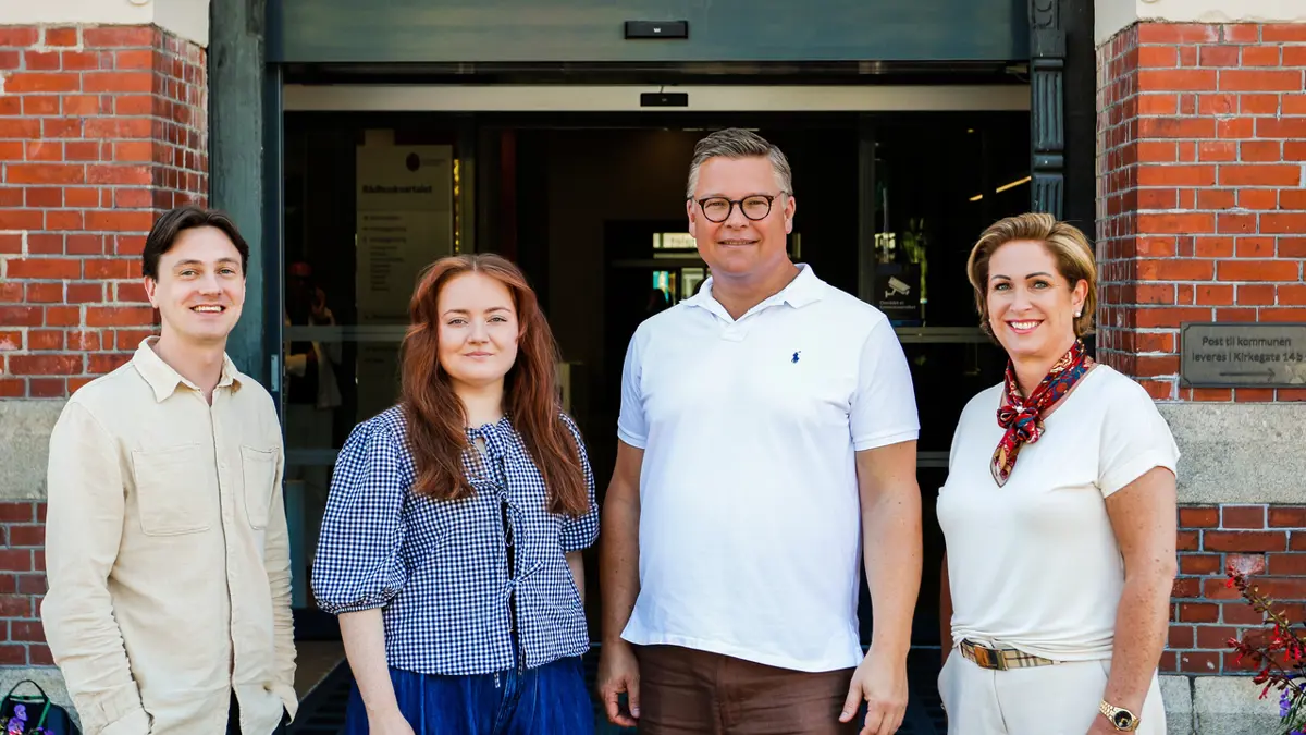 Fra venstre: Even Andreas Lie (Prosjektleder for Work Without Borders i Kristiansand kommune), Olea Magdalene Norset (Prosjektleder for Studenttrivsel), Bernt Jørgen Stray (Næringssjef i Kristiansand kommune) og Birthe Helland (Ansvarlig for Relocation Agder)