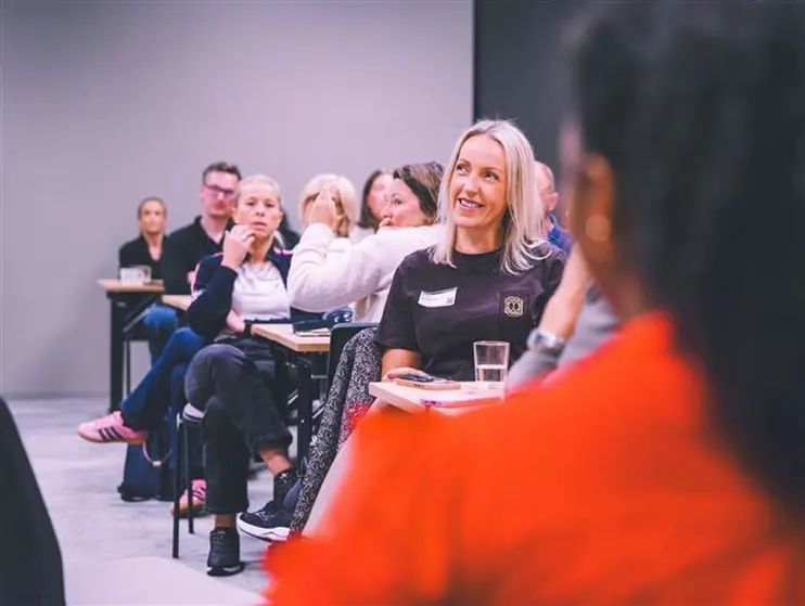 Hvordan lykkes med flerkulturell arbeidskraft? Fra barrierer til muligheter