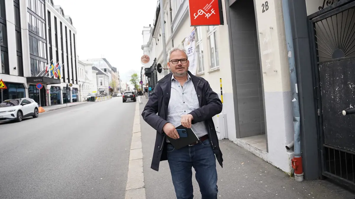 Næringspolitisk leder Roar Osmundsen oppsummerer statsbudsjettet for 2025 som regjeringen la frem mandag morgen. (Foto: Næringsforeningen)