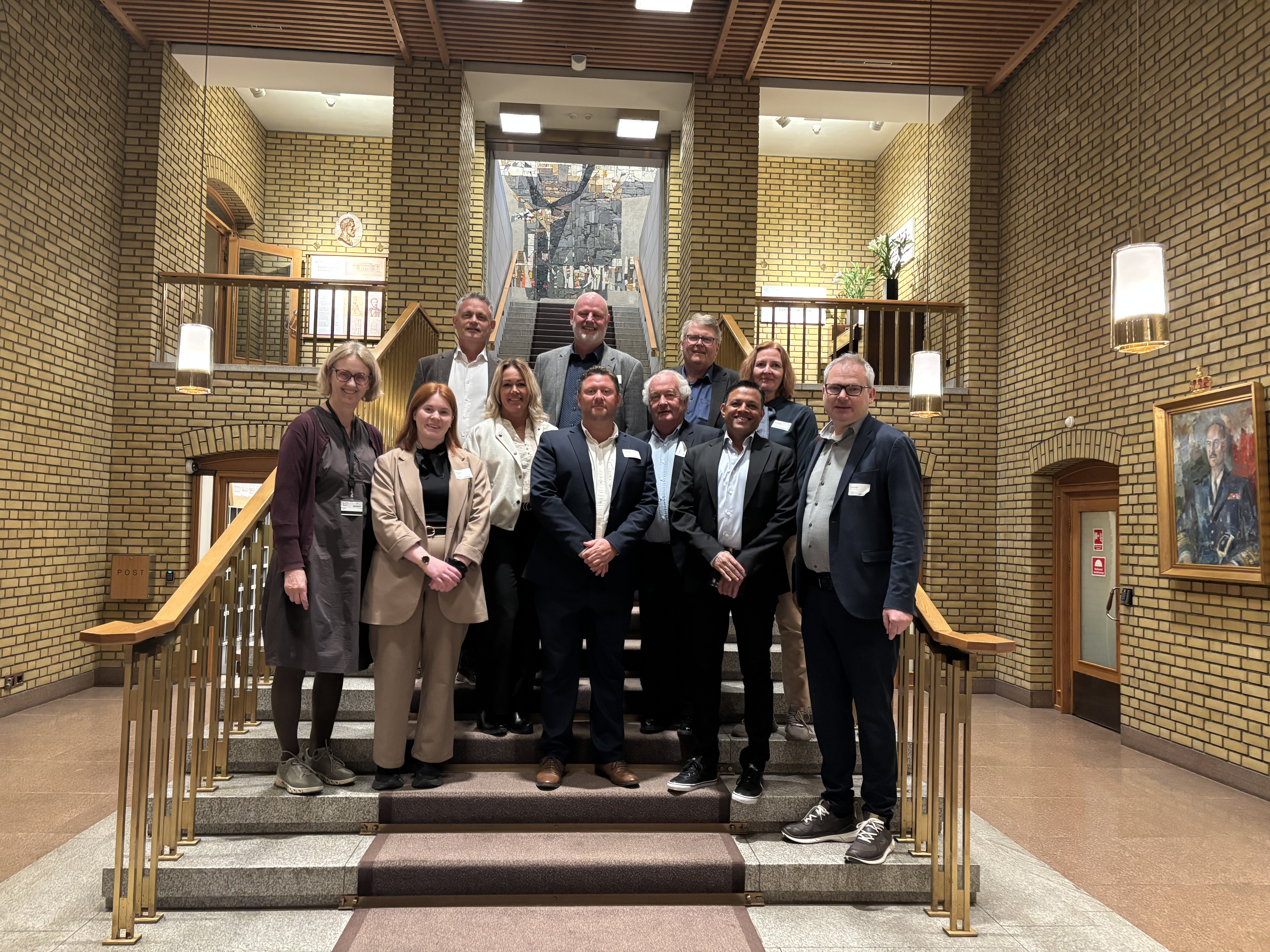 Næringsalliansen på Stortinget. Her avbildet sammen med leder av Agderbenken, Kari Henriksen. Næringsalliansen på Stortinget. Her avbildet sammen med leder av Agderbenken, Kari Henriksen.