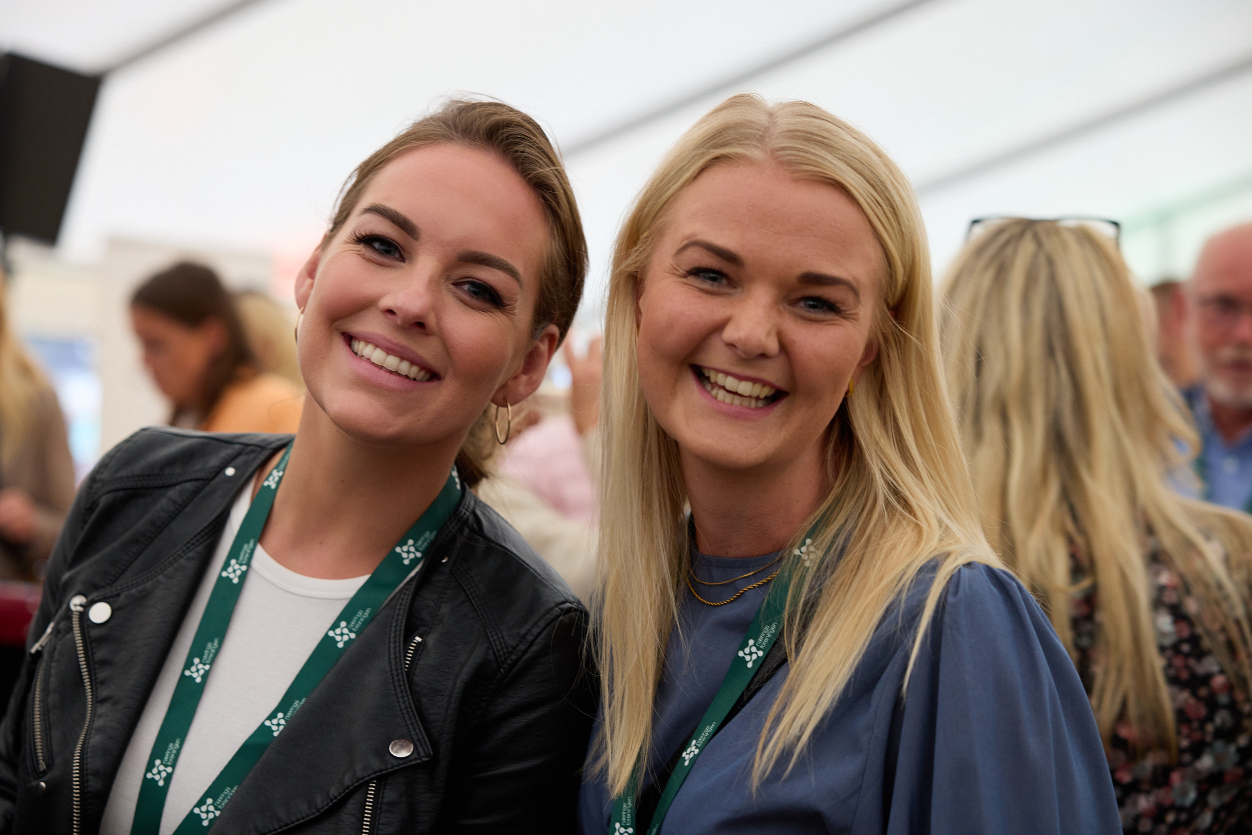 Arrangementsansvarlig Andrea Bang (t.v.) og Helena Frustøl i Næringsforeningen.